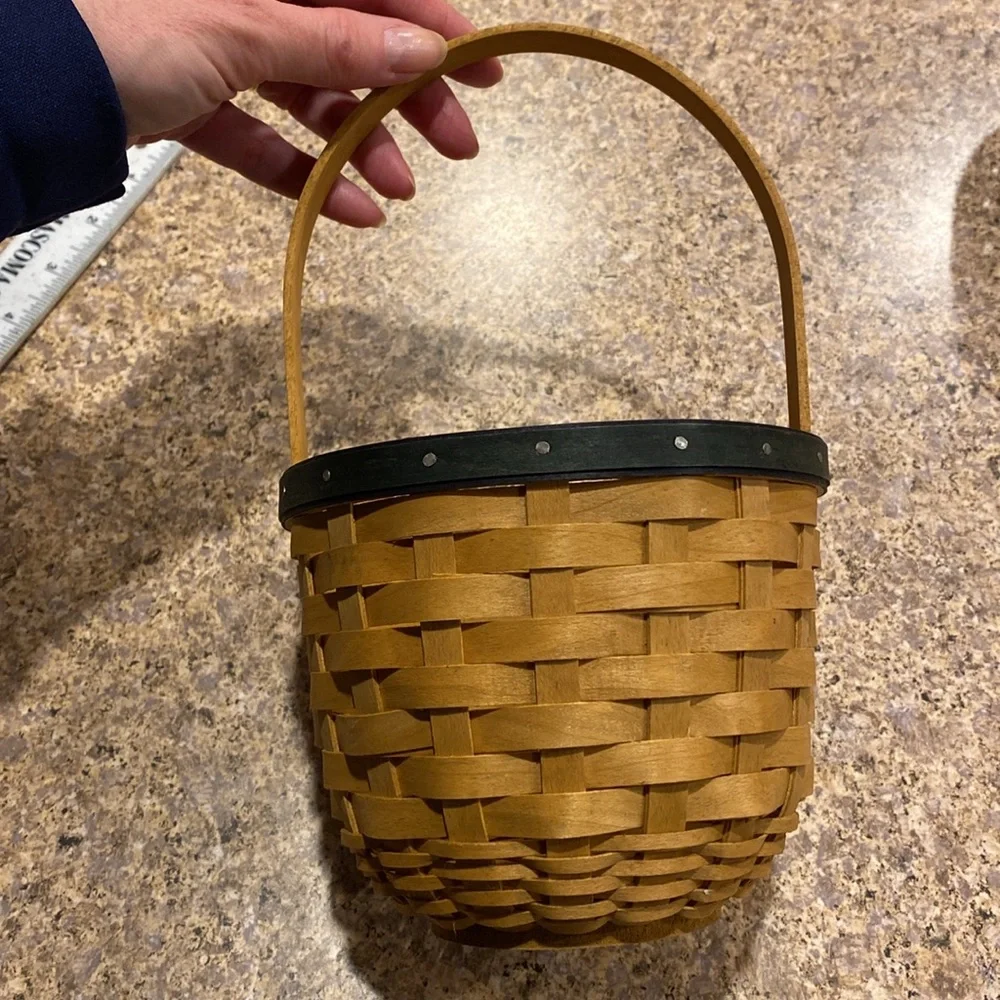 Longaberger Collectors Club Basket With Stationary Handle 2004